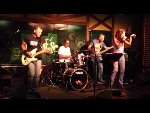 mikes irish bar