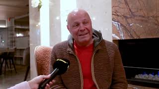 Алексей Кортнев в Таллинне рассказал о курьезах во время гастролей со спектаклем «Чемодан»