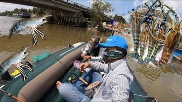 Câu tôm bằng xuồng hơi giữa sông được ngày trúng đậm