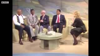 Frazier, Ali and Foreman On British TV Show Very Funny.mp4