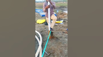 Correct way of inserting pipe in borewell with the help of rope. #submersible_pump #pvcpipe #viral