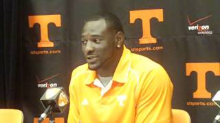 UT DE Chris Walker 10/4/10