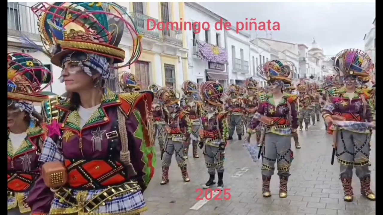#frandeazuaga LA COMPARSA LOS CAPRICHOSOS EN LOS DOMINGOS DE PIÑATA 2024-25-26 DESFILANDO EN AZUAGA 