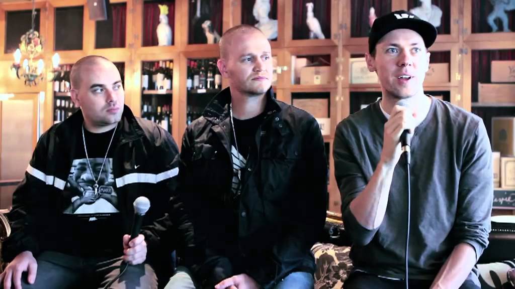 Hilltop Hoods on Hooking Up With Sia - YouTube