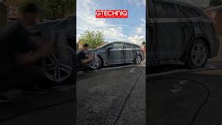 Applying Gtechniq W4 Citrus Foam Snow Foam