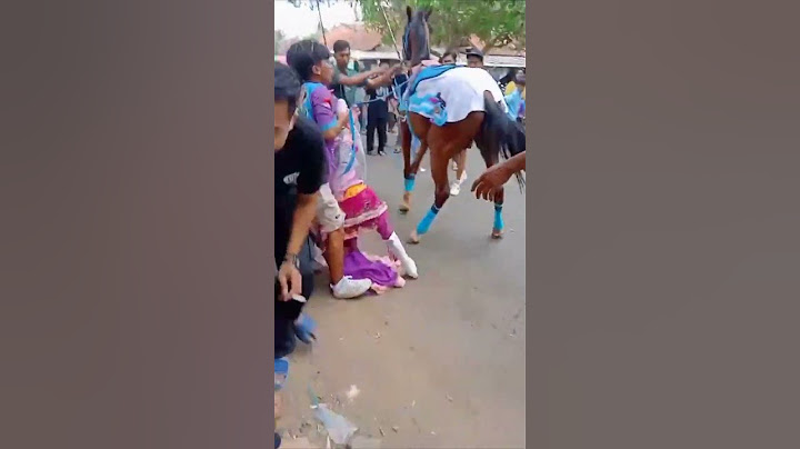 jatuh saat naik kuda arak-arak an #kataman #arakarakan #jatuh #naikkuda