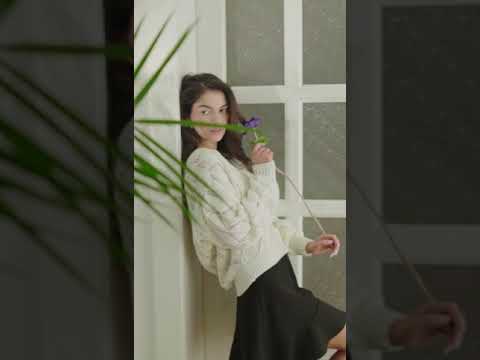 Video: CM5901 Spódnica mini z zakładką - czarna