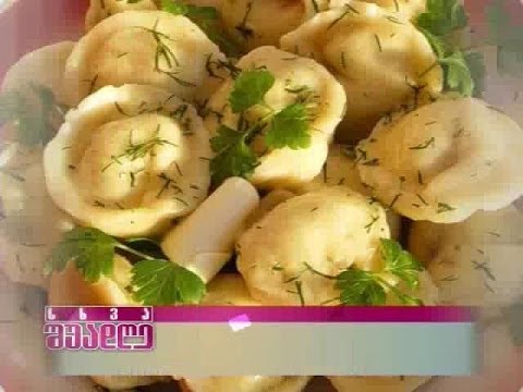 ზარმაცი პელმენები მარწყვის და ლიმონის სოუსით