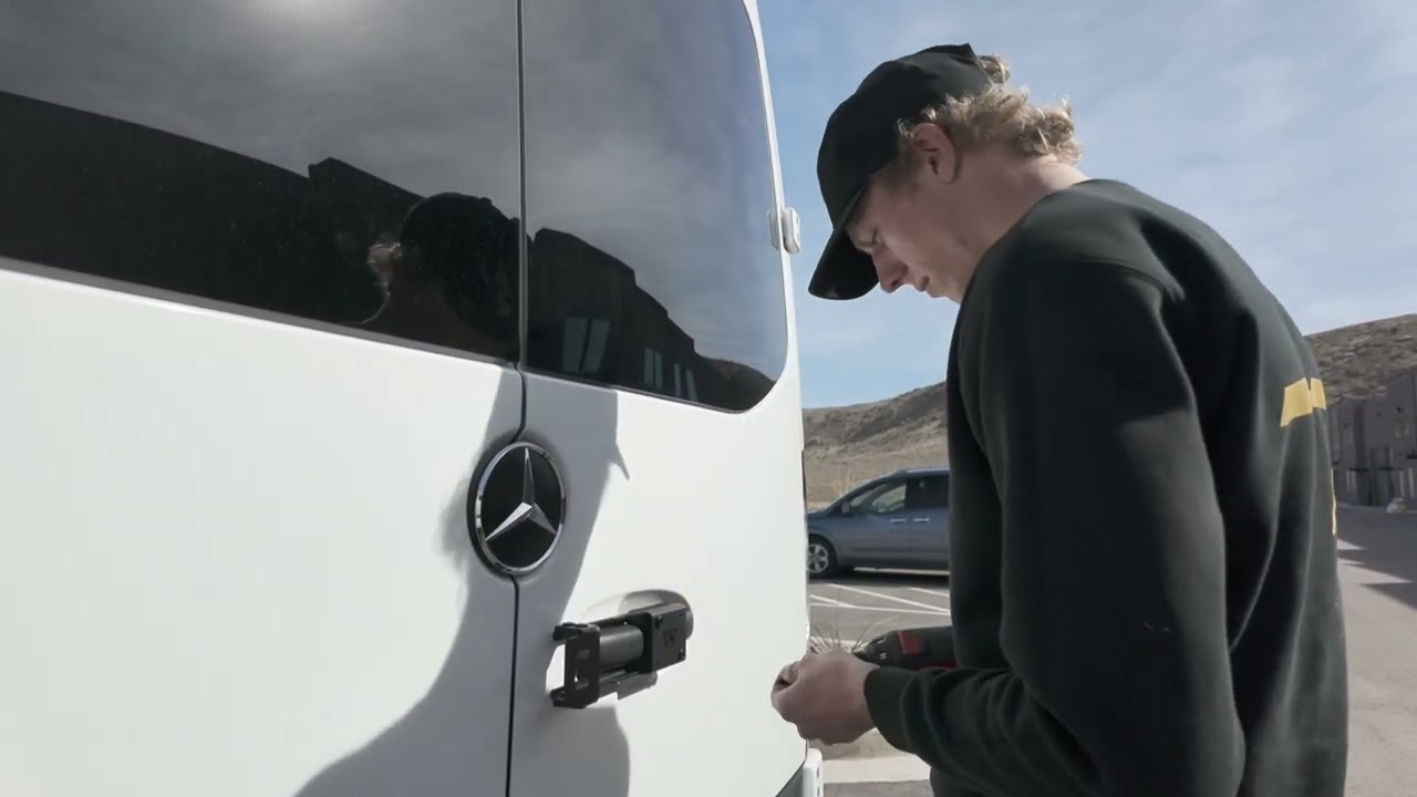 INSTALLATION GUIDE: CAV Rear Door Handle Extender