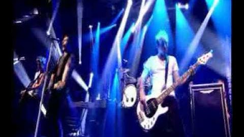 McFLY Shine a Light SPECIAL LIVE Performance - The Album Chart Show (28.11.10)