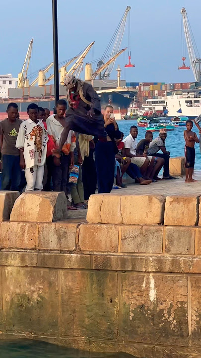 Diving from a famous pier in #Zanzibar😅 #Zanzibardivers #Jump #Funny #Travel #Water