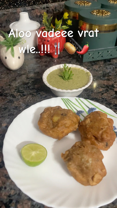 Vrat wle aloo vade recipe in description #savanspecial #recipe #youtubeshorts #subscribemychannel