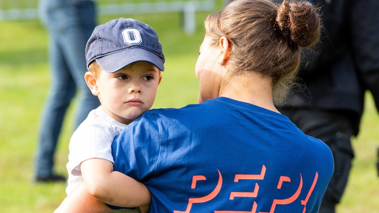 Oscar von Schweden - Mama, ich mag nicht laufen! Der kleine Prinz will nicht von ihrem Arm