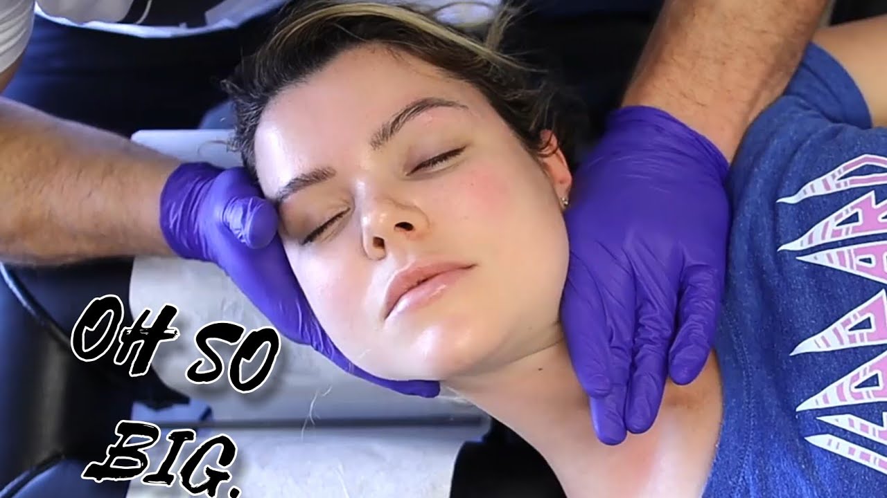 BEAUTIFUL GIRL NECK TREATMENT _ NECK CHIROPRACTIC ADJUSTMENT YouTube