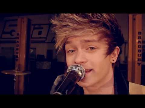 (+) The Vamps - That Girl