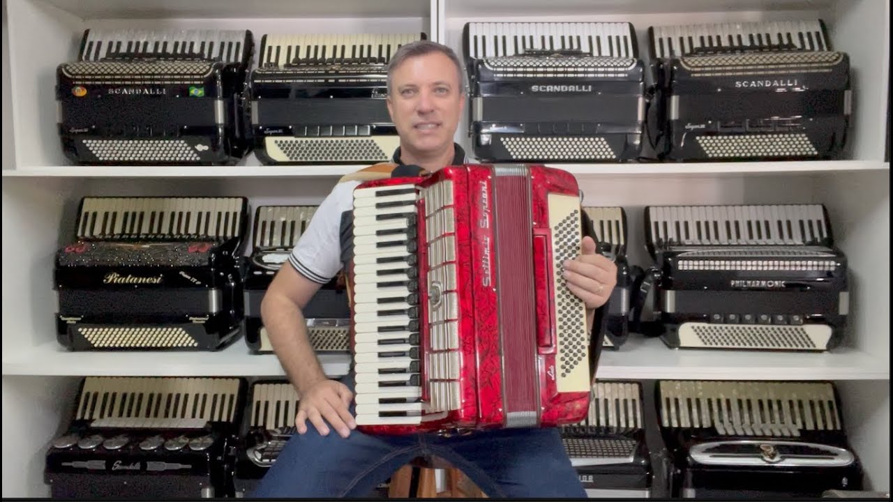 Settimio Soprani M Series Accordion - 4 sets of reeds - 13/6 Reg