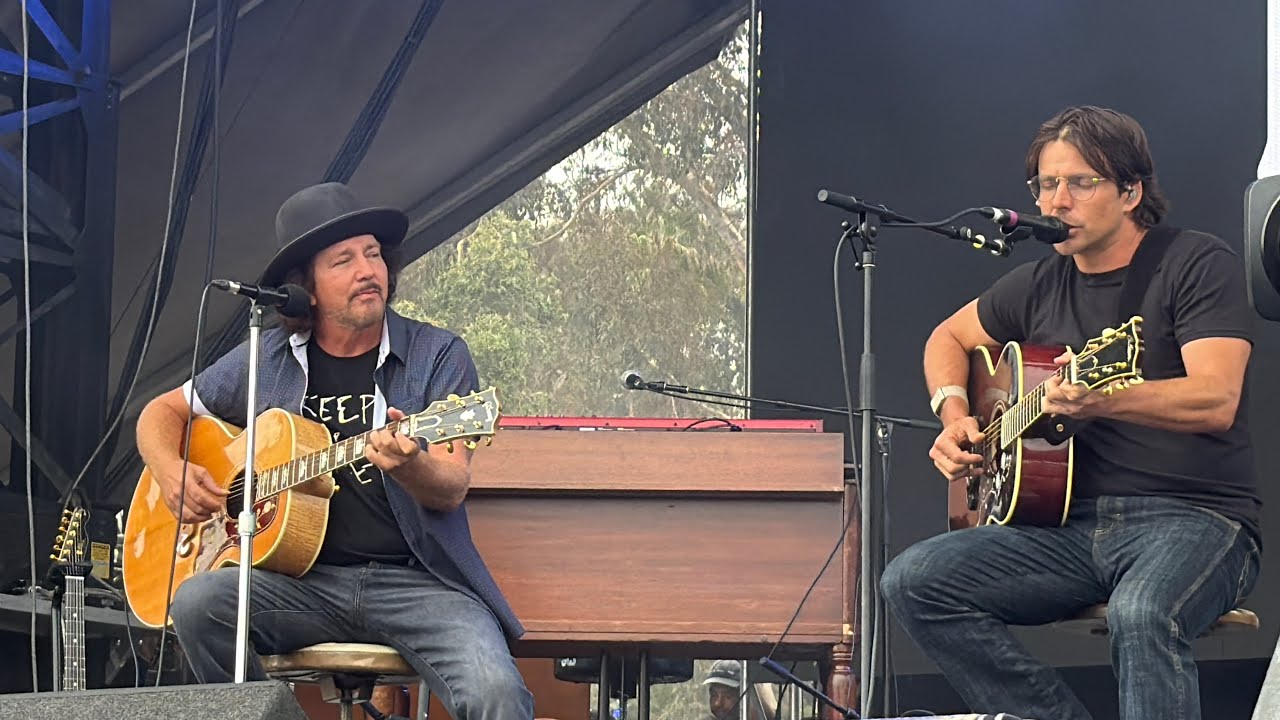 Eddie Vedder & Lukas Nelson “Just Breathe” 09/26/25 Ohana Festival, Dana Point, California 