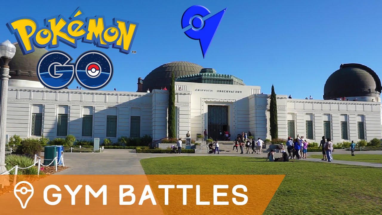 BATTLING GYMS IN POKÉMON GO