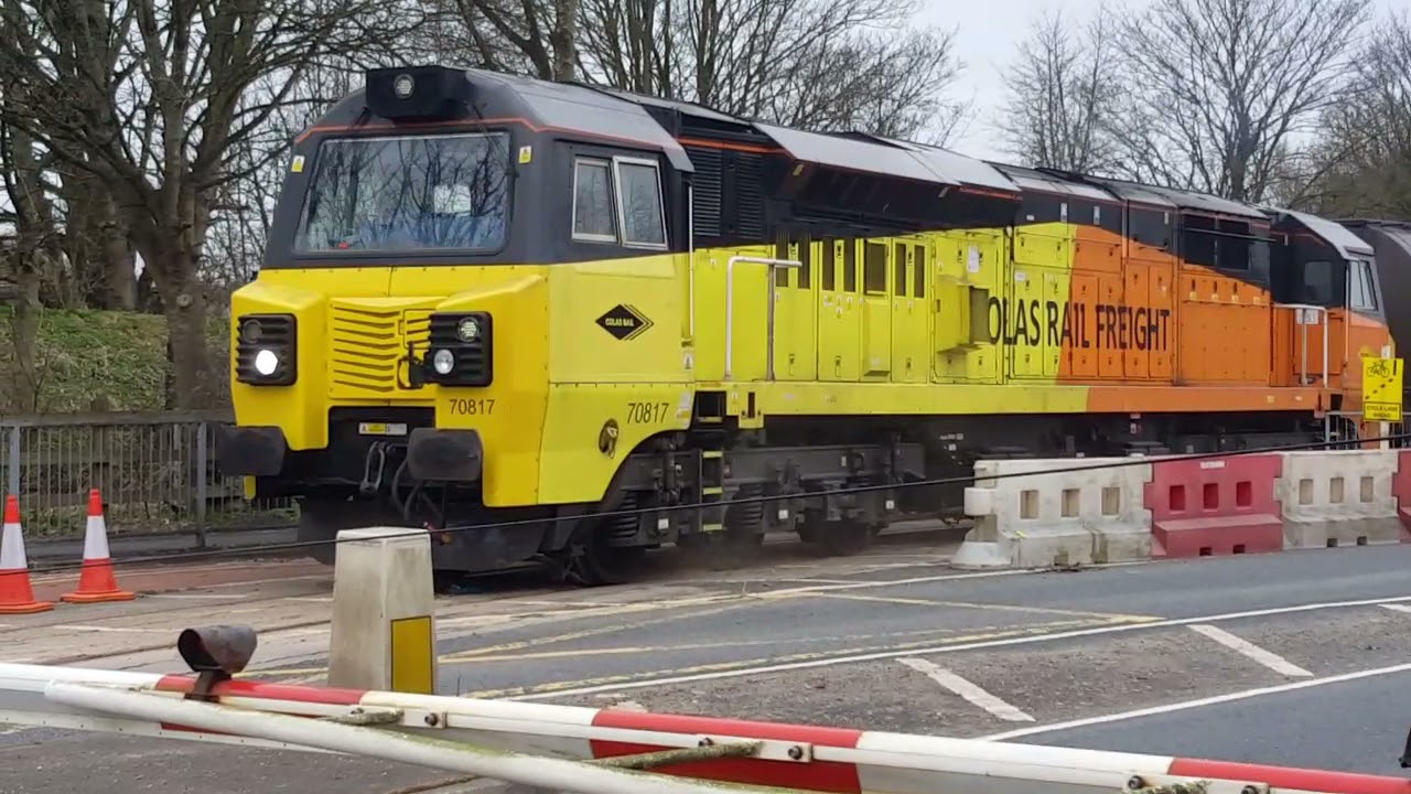 COLAS RAIL FREIGHT  70817 leaves Preston Docks