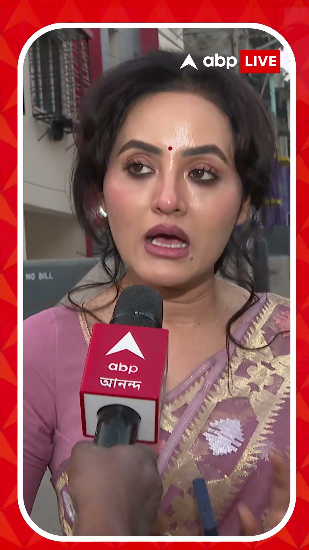 'কলকাতা কর্পোরেশনে যোগাযোগ করে বিল্ডিং ডিপার্টমেন্টে কথা বলব', হেলে পড়া বহুতল নিয়ে মন্তব্য অনন্যার?
