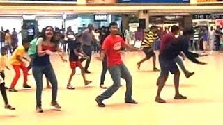 Flash mobs in Chennai for a cleaner Marina Coast
