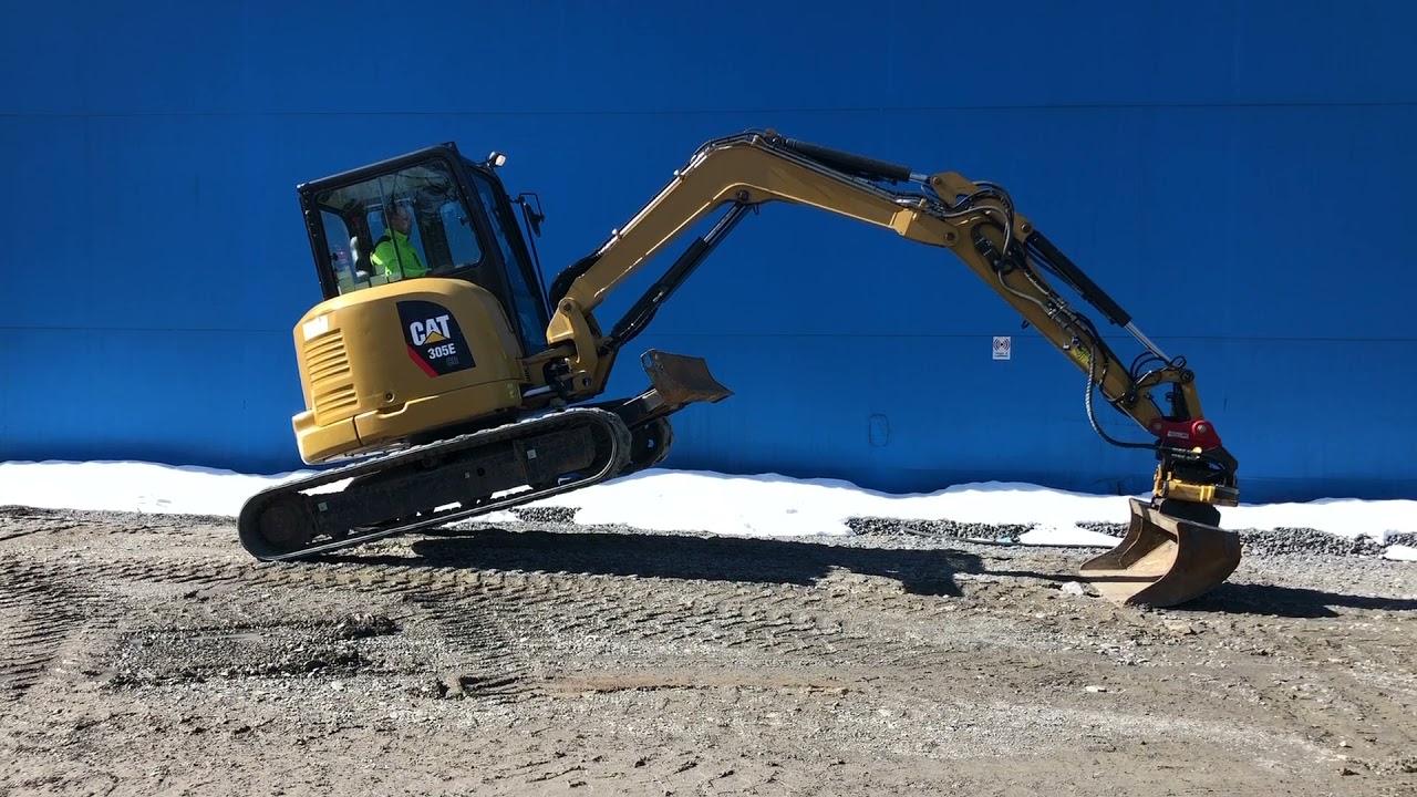 Kop Gravmaskin Cat 305e Cr Med Redskap Pa Klaravik Youtube