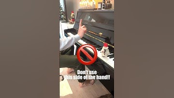 CORRECT way to do a GLISSANDO on the PIANO! #shorts #piano