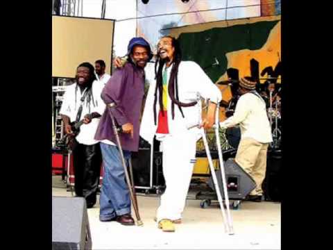 Israel Vibration - Give Thanks And Praise