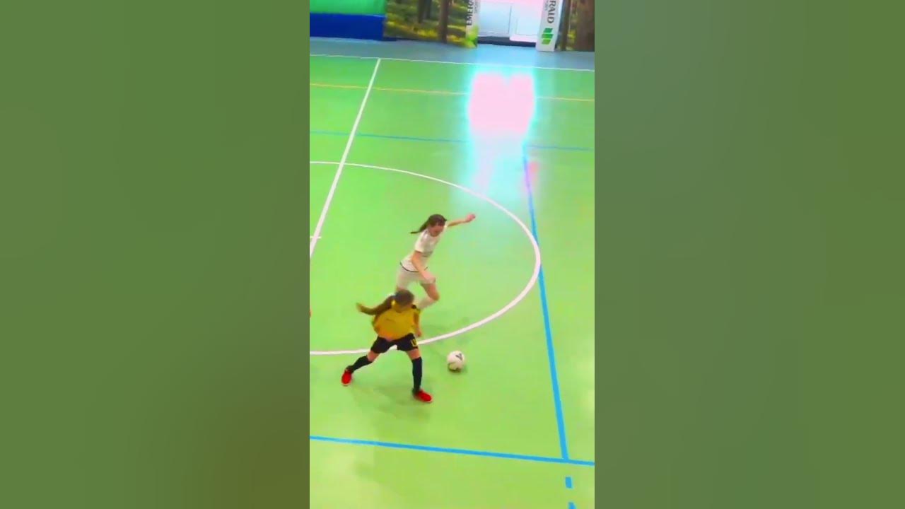 Правильный удар по мячу в футболе