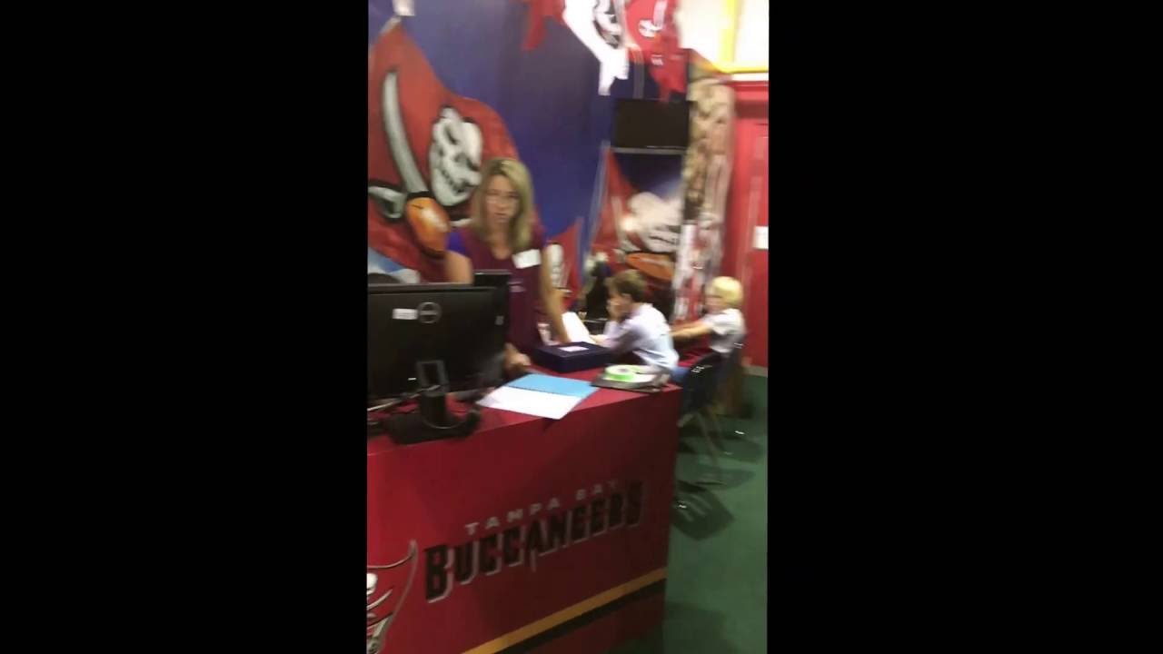 Mannequin Challenge | Enterprise Village