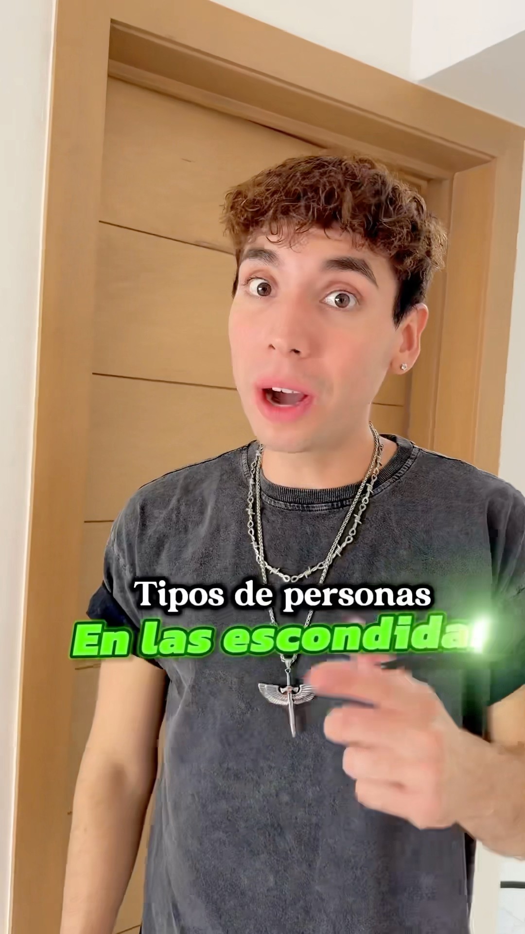 Tipos de personas jugando escondidas ??