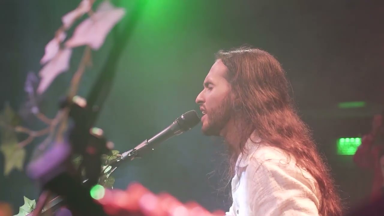 Guarda Iluminame • Live in Bogota • August 13 2022 su YouTube Guarda Iluminame • Live in Bogota • August 13 2022 su YouTube