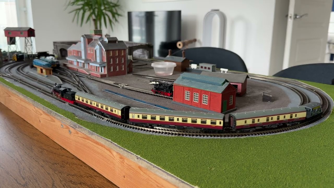 Fleischmann Piccolo 7124 (537752) – N Gauge Running Test After