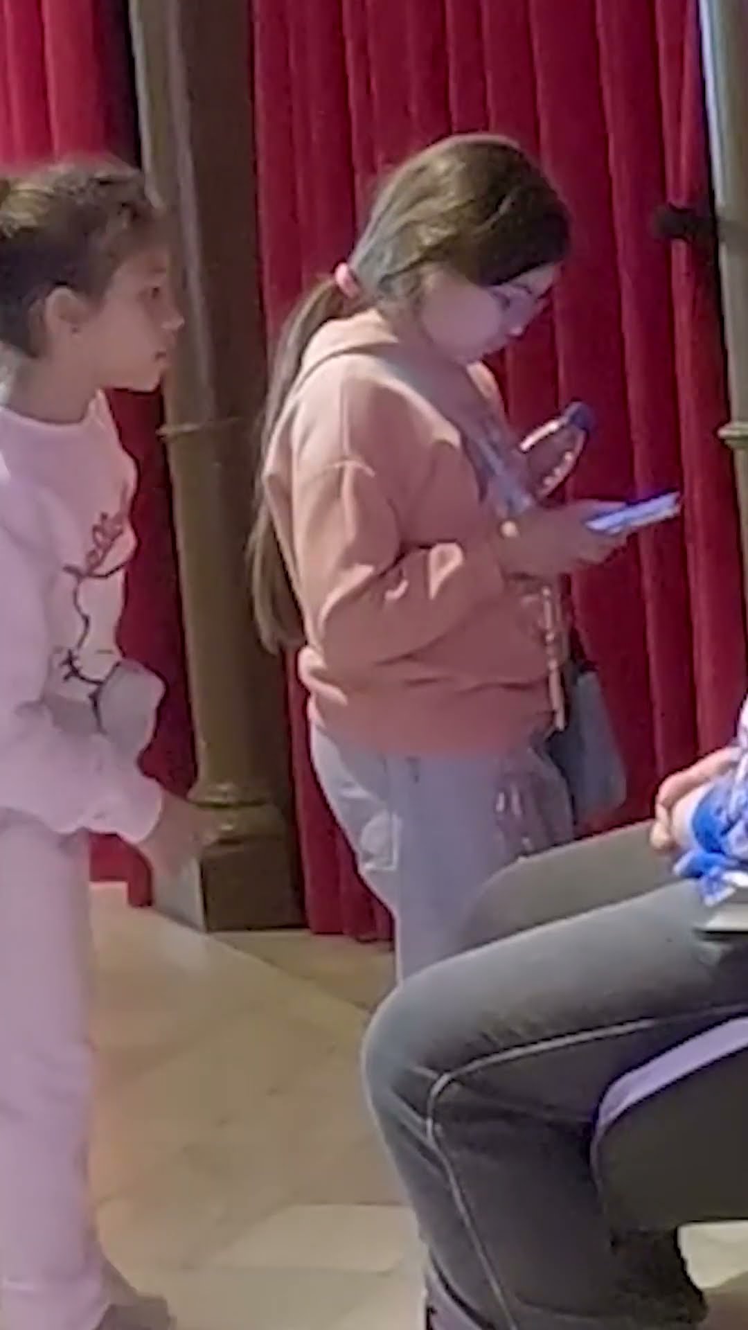 Una niña alemana se suscribe a mi canal