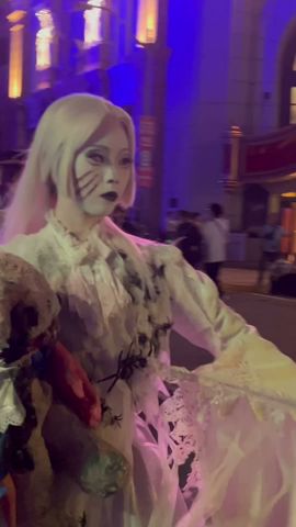 白ゾンビちゃんにハミクマを見せた結果… #usj #ユニバ #usjハロウィン #ゾンビデダンス #ハミクマサイコサーカス #usjファン #アイドルゾンビ #ゴシックゾンビ #ハミクマ