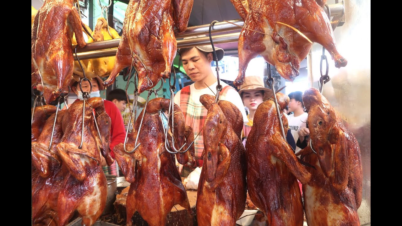 Cao thủ Sài Gòn chặt con vịt quay trong vòng 40 giây