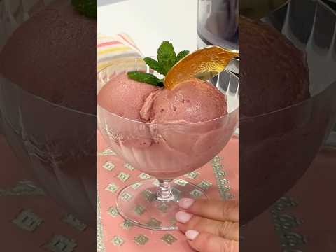 Helado de cerezas casero  🍒 súper fácil y cremoso. #youtubeshorts #recetas #cerezas #helados