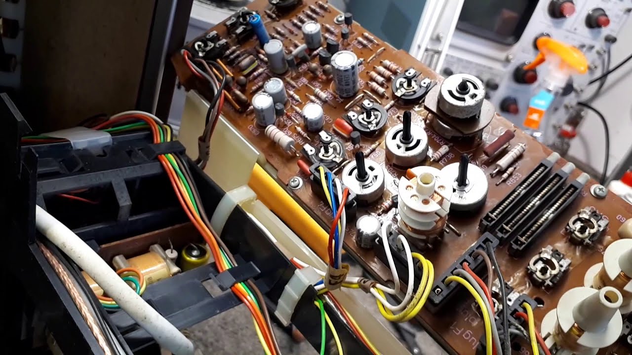 Vintage Philips K9 Colour Television Part 2