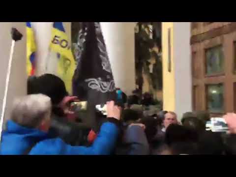 სააკაშვილის მხარდამჭერები კიევში, ოქტომბრის სასახლესთან