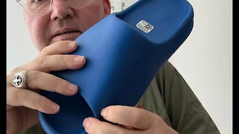 Yeezy slides Onyx and Azure slides unboxing and comparison