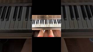 Look at this GORGEOUS vintage Schulz piano! 🤩