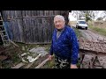 Дедушка в 82 года построил ветрогенератор, создал озеро,  дедушка большой молодец!)