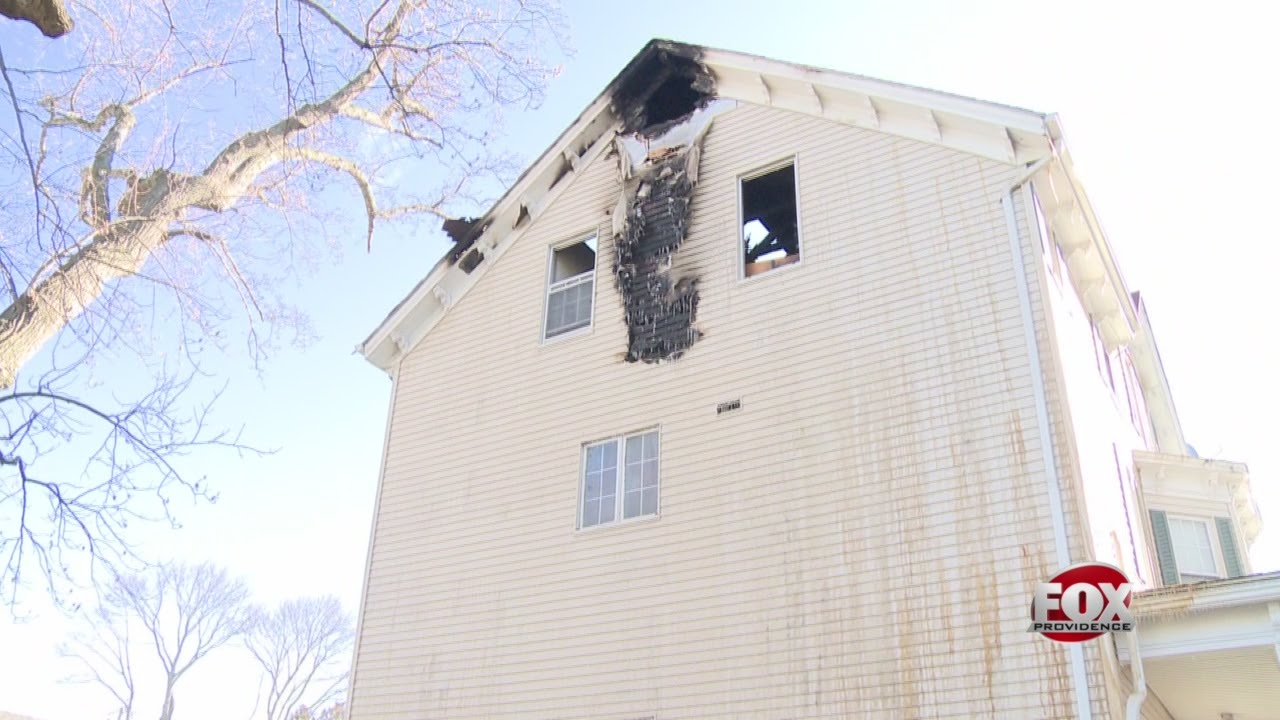 Cold temps complicate building fire in Fall River - YouTube