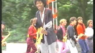 Watch Joan Armatrading When I Get It Right video