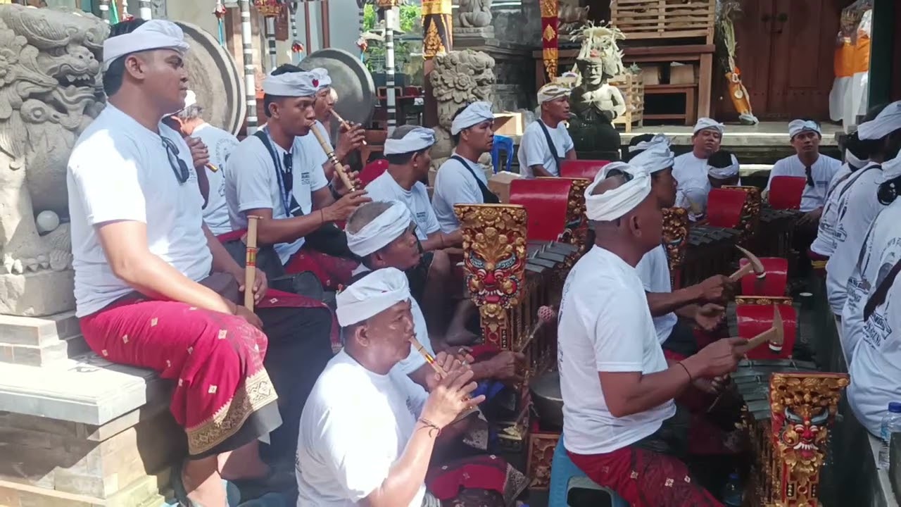 Tabuh telu pengiring upacara pelebon jero mangku gede payogan agung ketewel gianyar