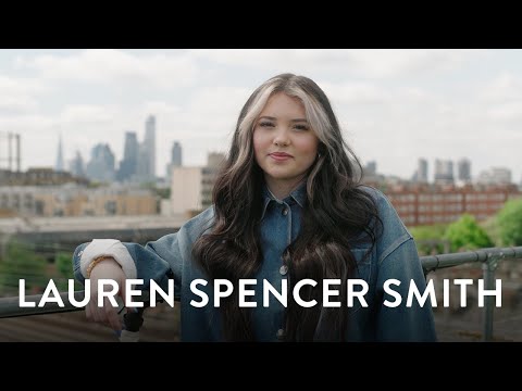 Lauren Spencer-Smith – Flowers (Live from London) | Mahogany Session