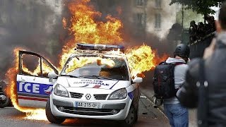 Cop-Haters Attack Police Car In Paris