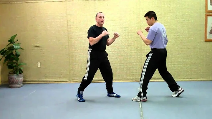 Jeet Kune Do - Rick Tucci demo and explains Jun Fan counters to the inside round kick