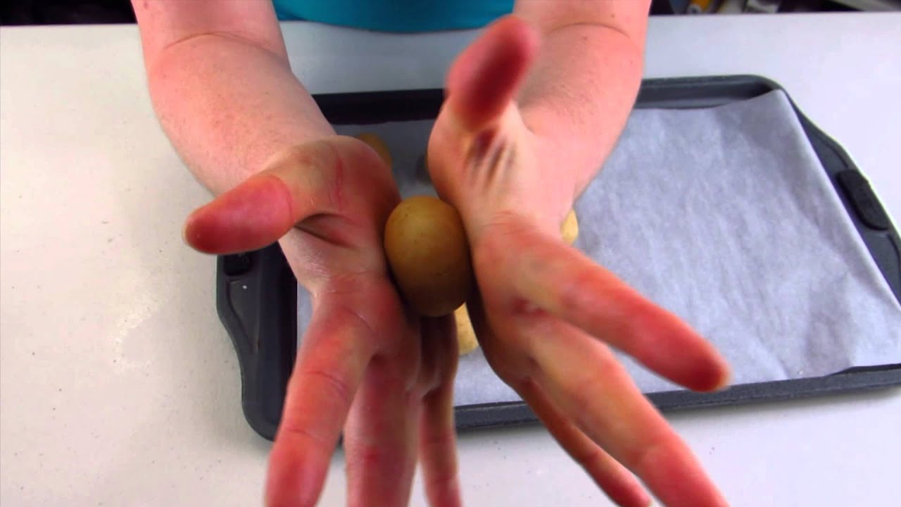 How To Make An Easy Cake Pop 101 - With The Icing Artist