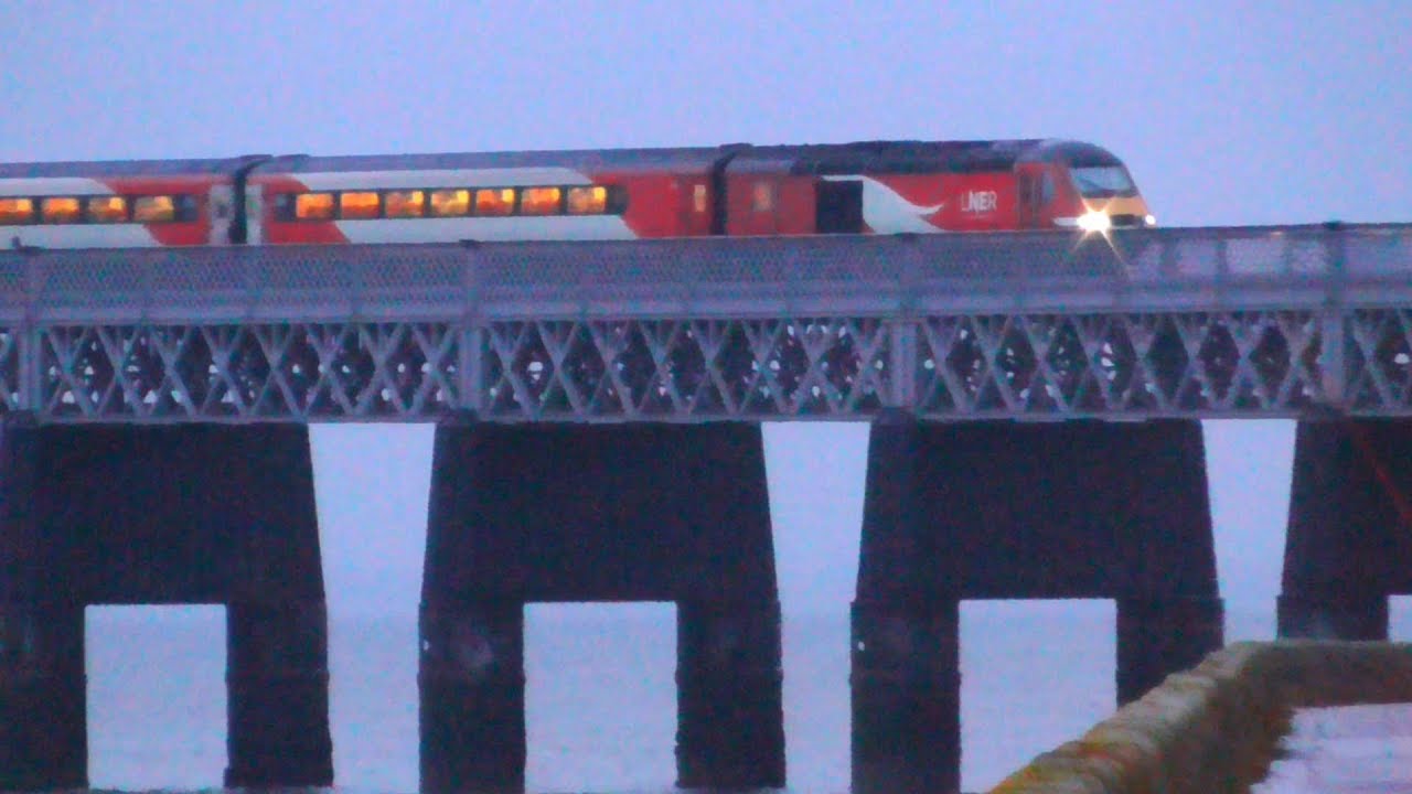 Trains at Dundee (& Tay Bridge) - 23/11/19